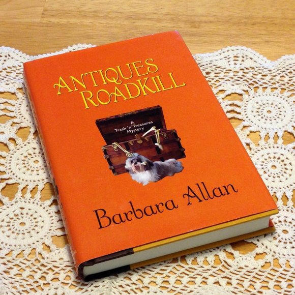 3 for $10 book sale! Mystery,  Antiques Roadkill - Picture 1 of 6